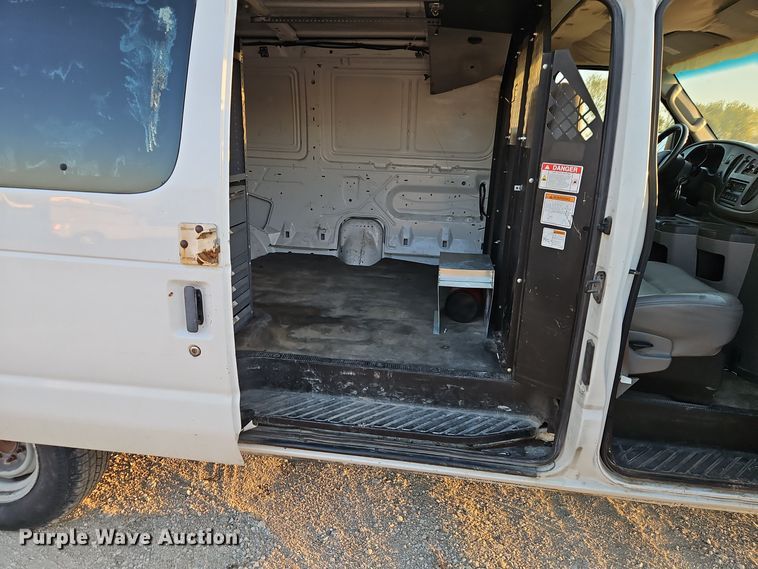 image for item EI8471 2005 Ford Econoline E250 van