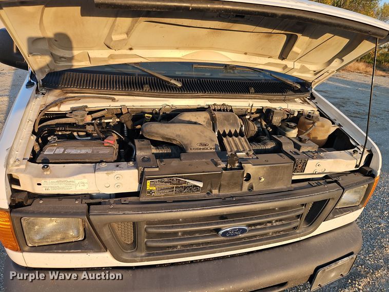 image for item EI8471 2005 Ford Econoline E250 van