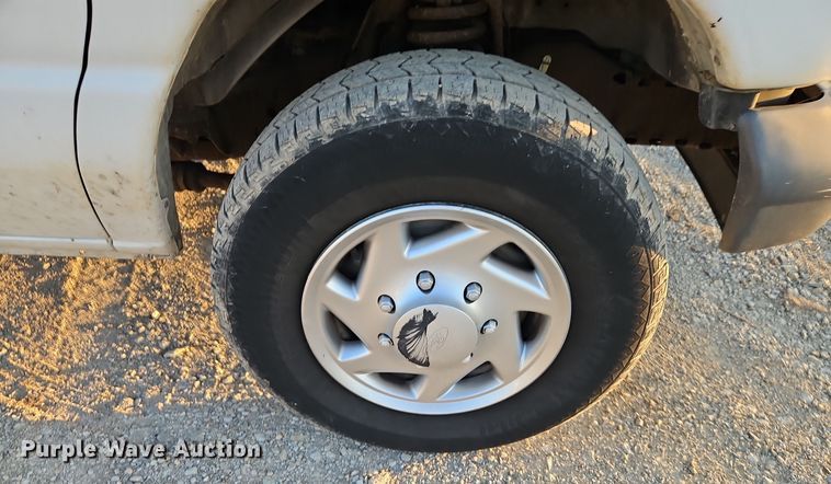 image for item EI8471 2005 Ford Econoline E250 van