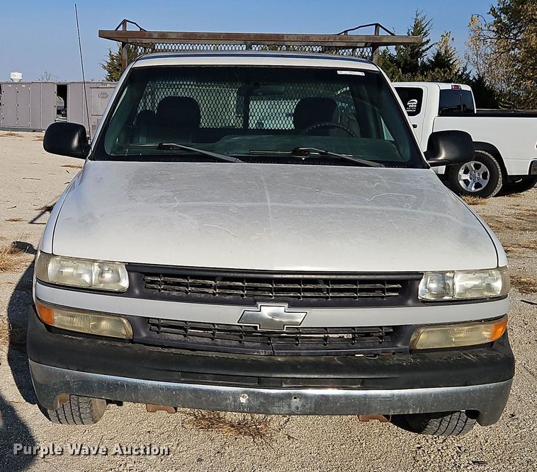 image for item EI8474 2002 Chevrolet  Silverado 1500 pickup truck