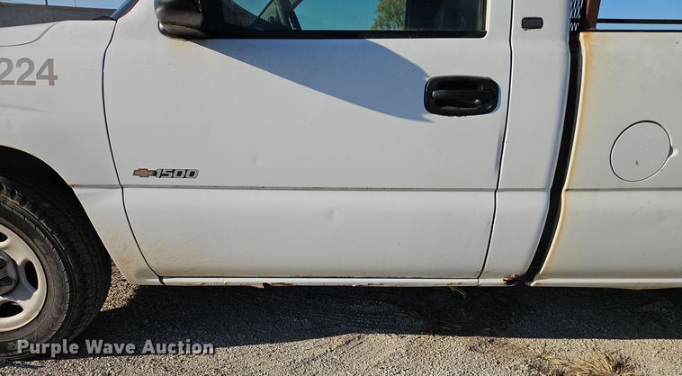 image for item EI8474 2002 Chevrolet  Silverado 1500 pickup truck