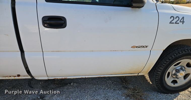 image for item EI8474 2002 Chevrolet  Silverado 1500 pickup truck