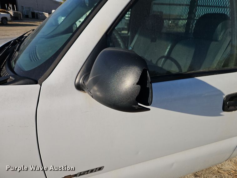 image for item EI8474 2002 Chevrolet  Silverado 1500 pickup truck