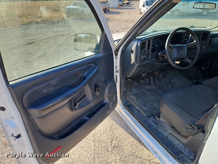 image for item EI8474 2002 Chevrolet  Silverado 1500 pickup truck