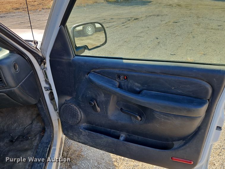 image for item EI8474 2002 Chevrolet  Silverado 1500 pickup truck