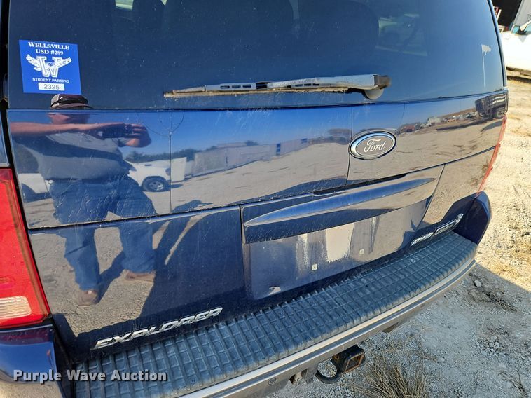 image for item EI8477 2004 Ford Explorer  SUV