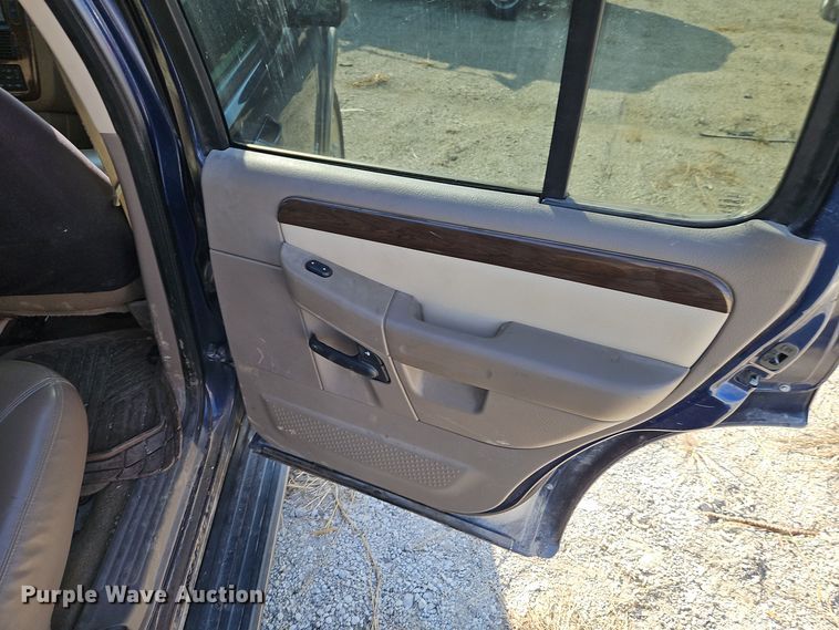 image for item EI8477 2004 Ford Explorer  SUV