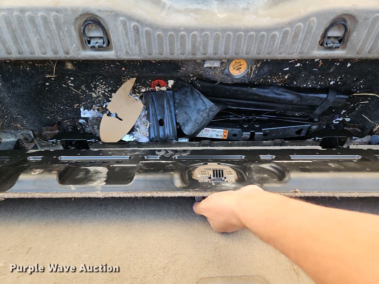 image for item EI8477 2004 Ford Explorer  SUV