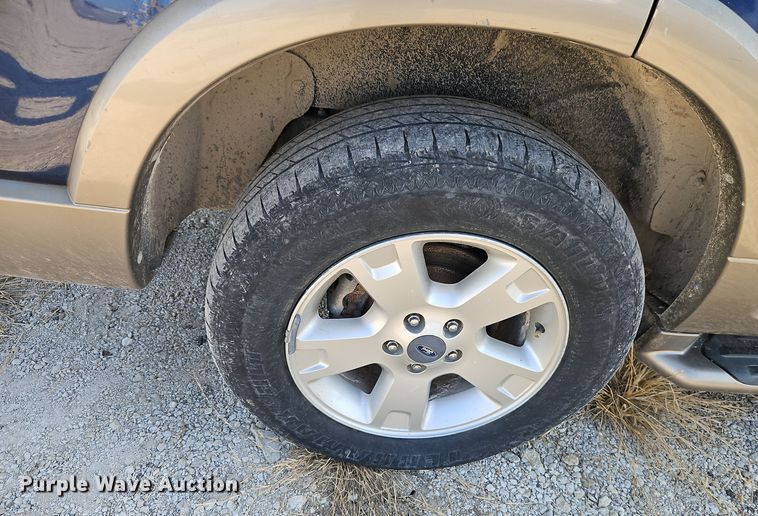 image for item EI8477 2004 Ford Explorer  SUV