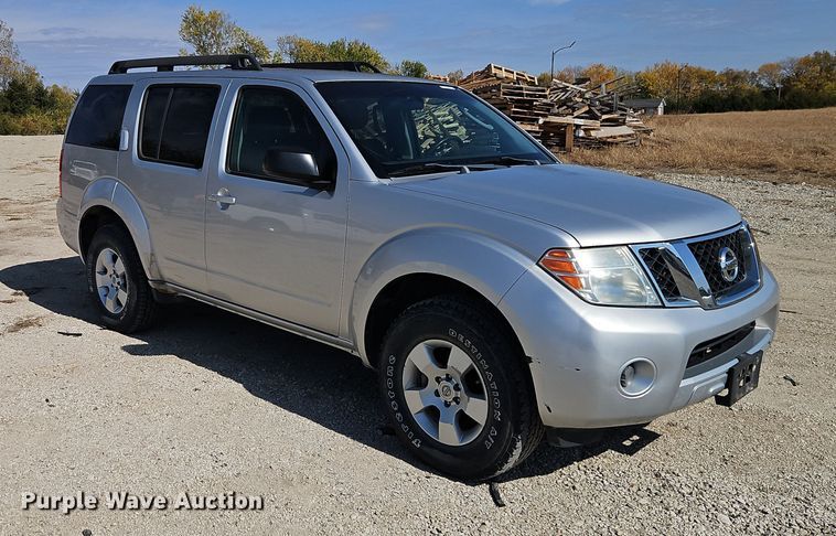 image for item EI8482 2008 Nissan  Pathfinder LE SUV