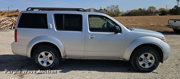 image for item EI8482 2008 Nissan  Pathfinder LE SUV