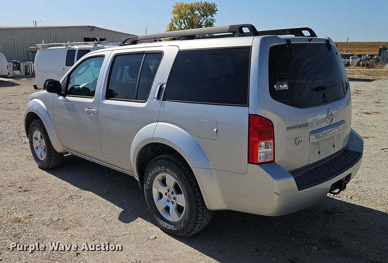 image for item EI8482 2008 Nissan  Pathfinder LE SUV