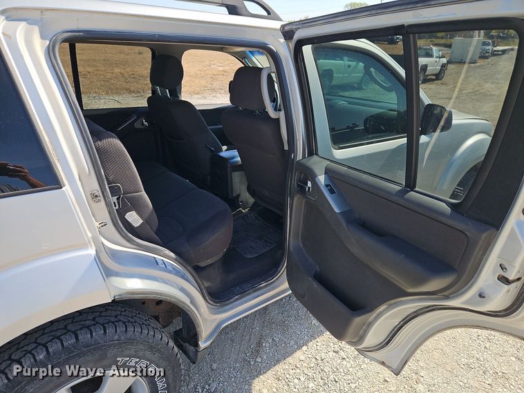 image for item EI8482 2008 Nissan  Pathfinder LE SUV