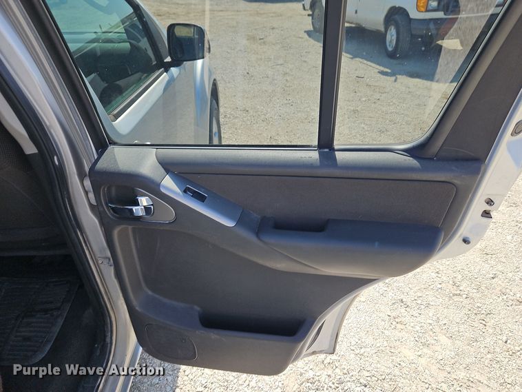 image for item EI8482 2008 Nissan  Pathfinder LE SUV