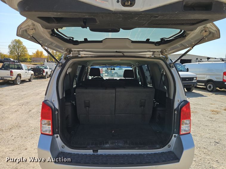 image for item EI8482 2008 Nissan  Pathfinder LE SUV