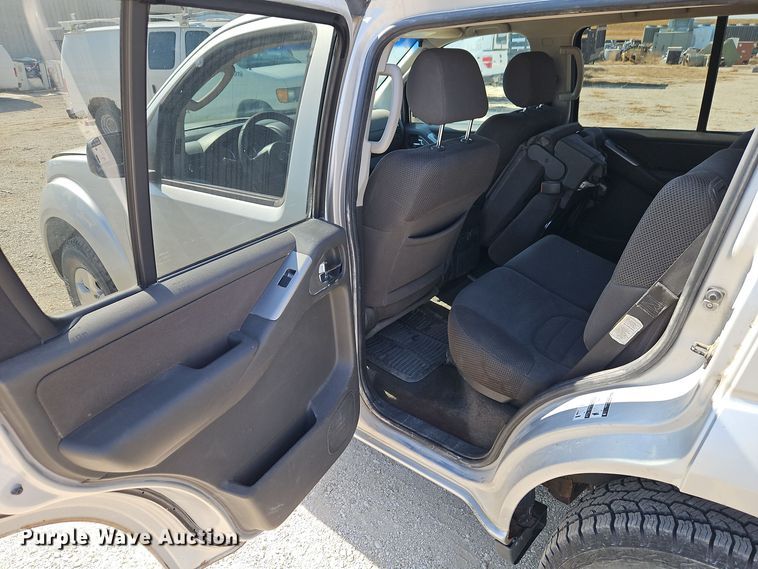 image for item EI8482 2008 Nissan  Pathfinder LE SUV