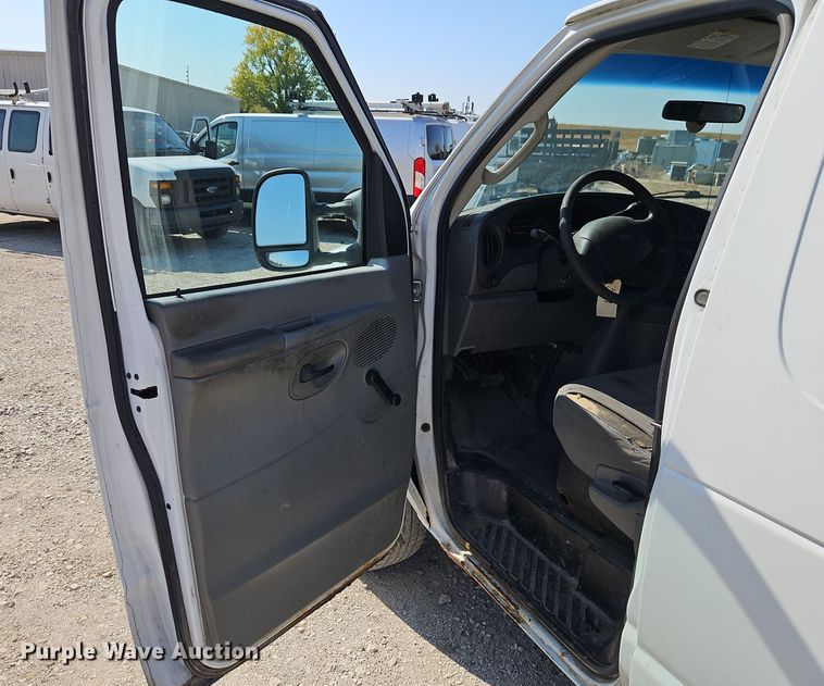 image for item EI8483 2007 Ford Econoline E250 van
