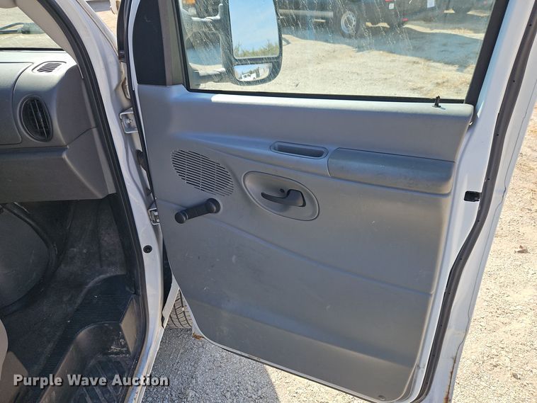 image for item EI8483 2007 Ford Econoline E250 van