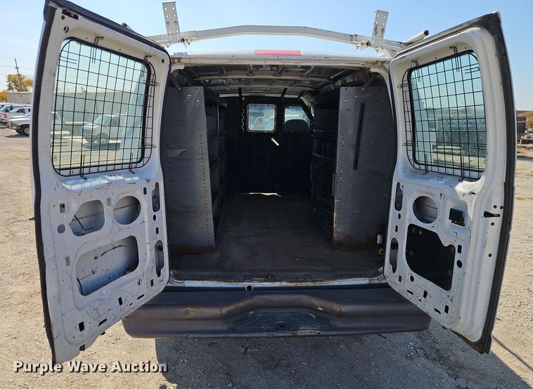 image for item EI8483 2007 Ford Econoline E250 van
