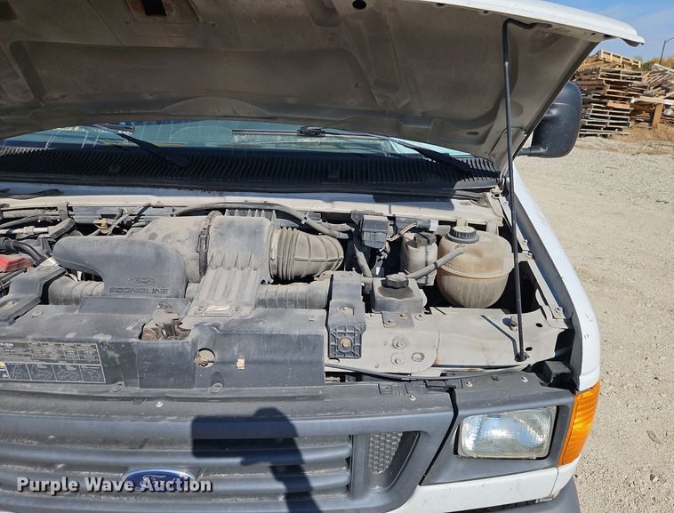image for item EI8483 2007 Ford Econoline E250 van