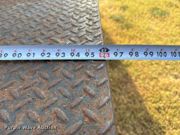 image for item EJ3117 1997 International  4900 semi truck