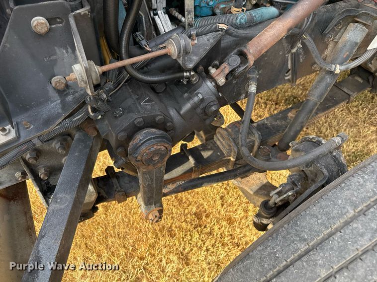 image for item EJ3117 1997 International  4900 semi truck