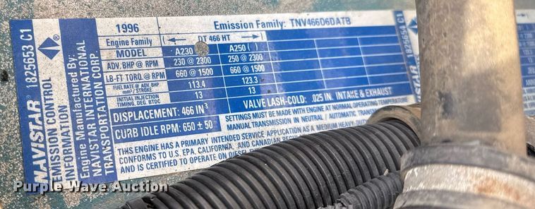 image for item EJ3117 1997 International  4900 semi truck