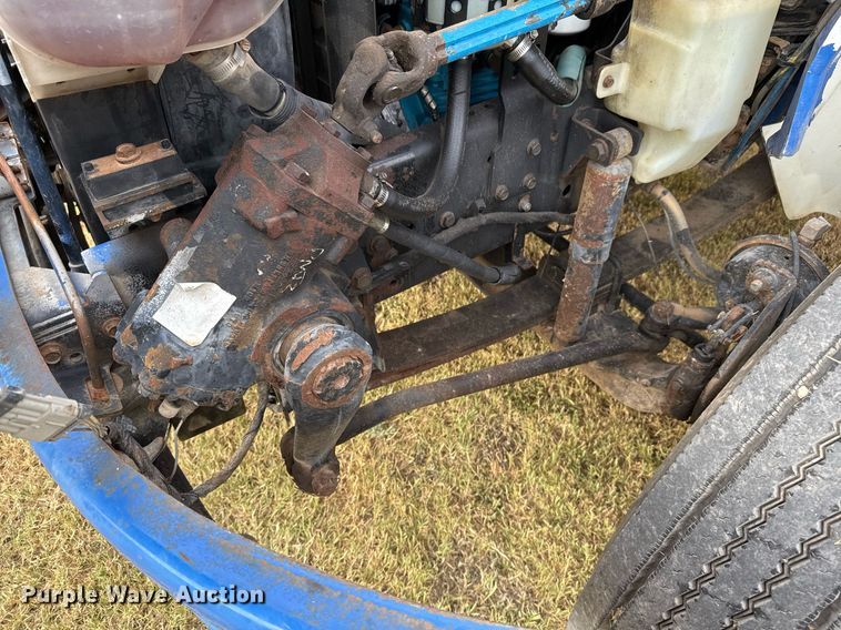 image for item EJ3118 2003 International  4400 semi truck