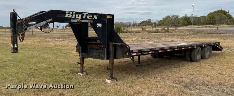 image for item EJ3119 2006 Big Tex 22GN equipment trailer