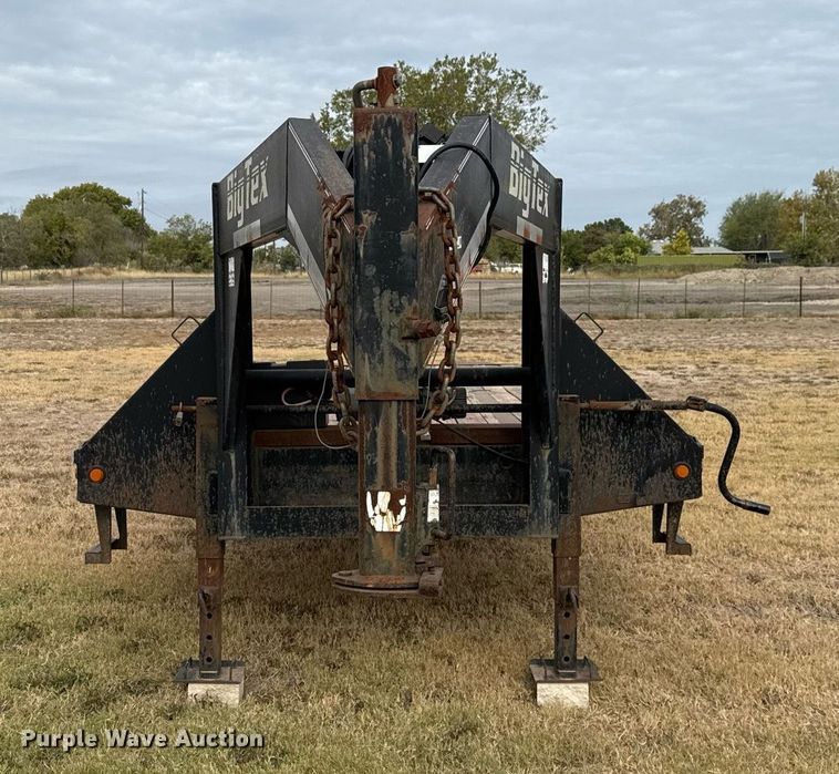 image for item EJ3119 2006 Big Tex 22GN equipment trailer
