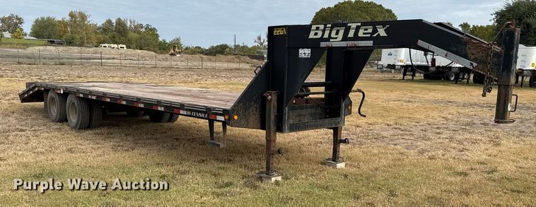 image for item EJ3119 2006 Big Tex 22GN equipment trailer