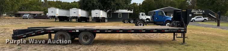 image for item EJ3119 2006 Big Tex 22GN equipment trailer
