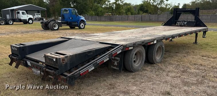 image for item EJ3119 2006 Big Tex 22GN equipment trailer