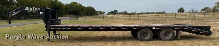 image for item EJ3119 2006 Big Tex 22GN equipment trailer