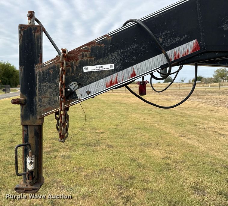 image for item EJ3119 2006 Big Tex 22GN equipment trailer