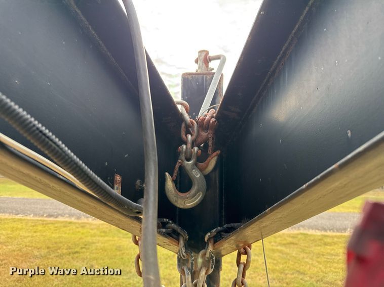 image for item EJ3119 2006 Big Tex 22GN equipment trailer