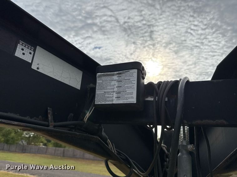 image for item EJ3119 2006 Big Tex 22GN equipment trailer