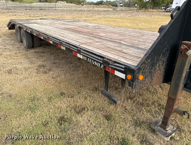 image for item EJ3119 2006 Big Tex 22GN equipment trailer