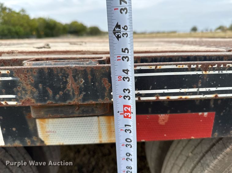 image for item EJ3119 2006 Big Tex 22GN equipment trailer