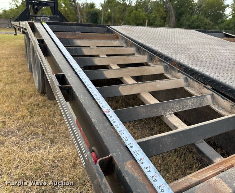 image for item EJ3119 2006 Big Tex 22GN equipment trailer