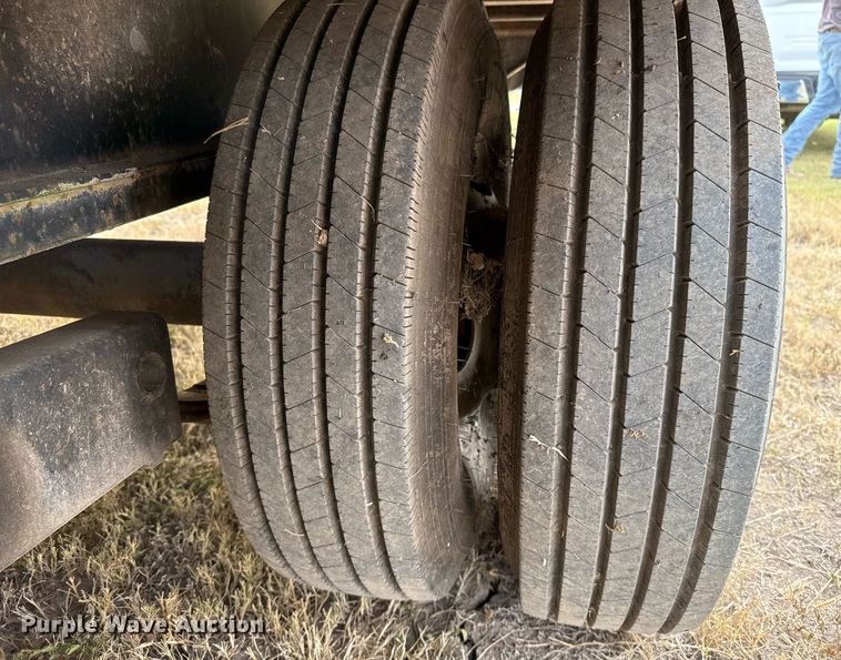 image for item EJ3119 2006 Big Tex 22GN equipment trailer