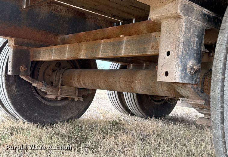 image for item EJ3119 2006 Big Tex 22GN equipment trailer