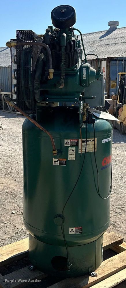 image for item EJ4965 2013 Champion  172-1 air compressor