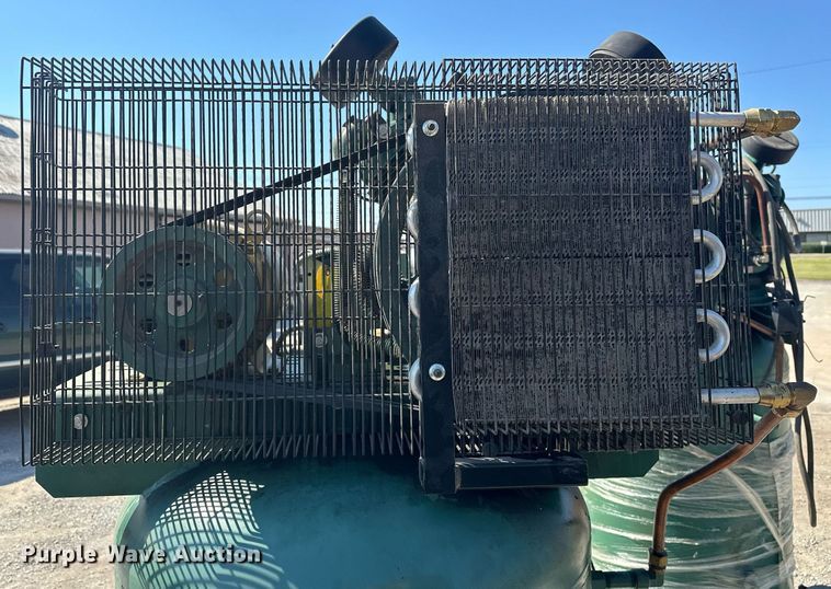 image for item EJ4965 2013 Champion  172-1 air compressor