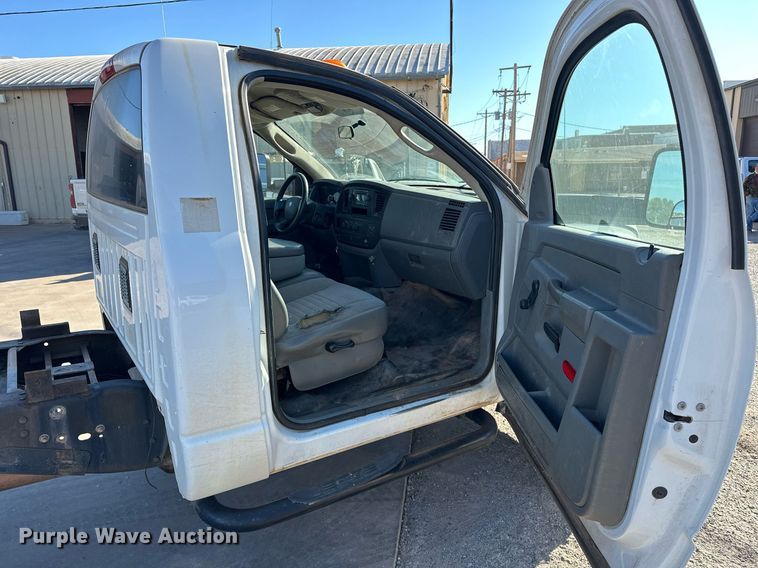 image for item EJ5014 2008 Dodge Ram 5500 truck cab and chassis