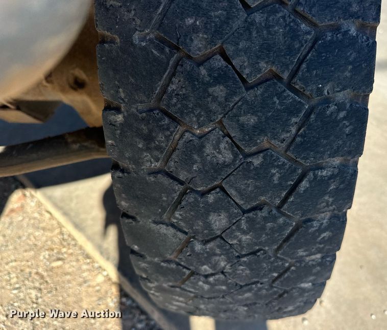 image for item EJ5014 2008 Dodge Ram 5500 truck cab and chassis