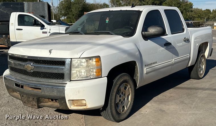 image for item EJ5015 2011 Chevrolet  Silverado 1500 Crew Cab pickup truck