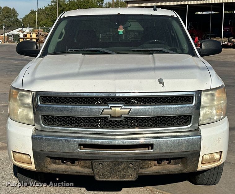image for item EJ5015 2011 Chevrolet  Silverado 1500 Crew Cab pickup truck