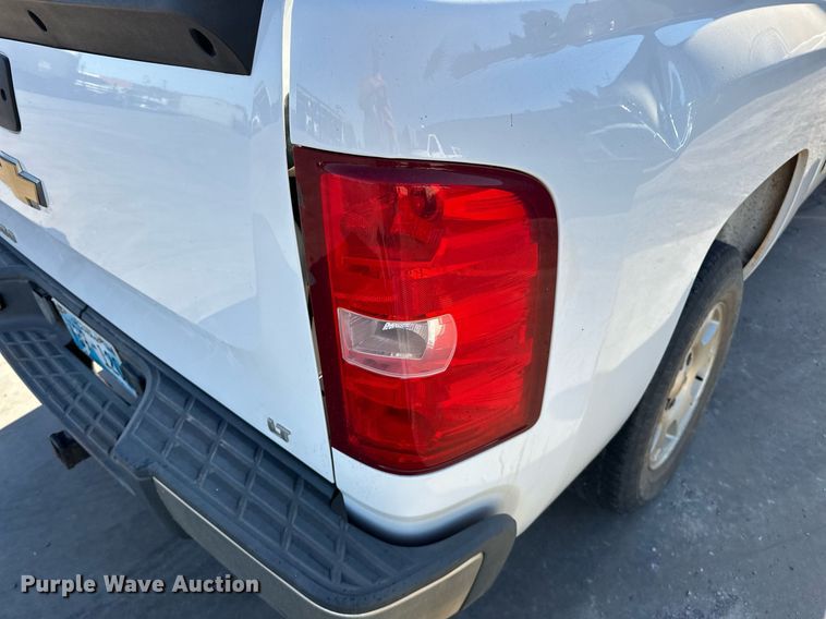 image for item EJ5015 2011 Chevrolet  Silverado 1500 Crew Cab pickup truck