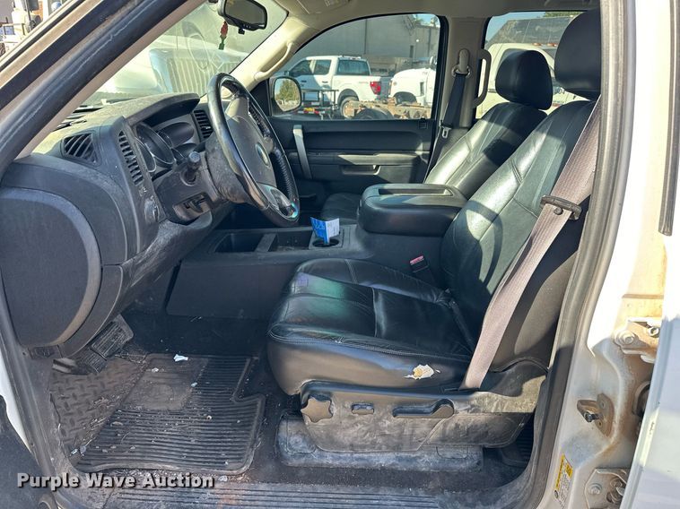 image for item EJ5015 2011 Chevrolet  Silverado 1500 Crew Cab pickup truck